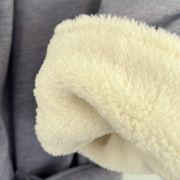 Tucker + Tate bathrobe size 4 - Picture 3 of 7